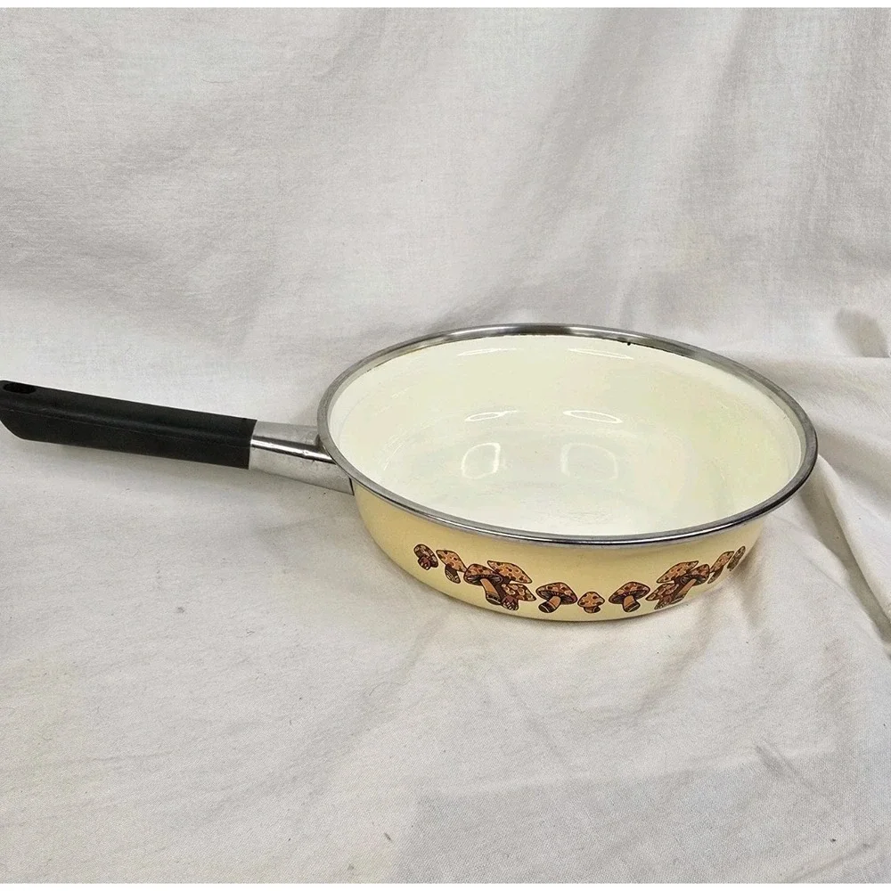 Vintage MARUBISHI Mushroom‎ Enamelware Cookware 9.5